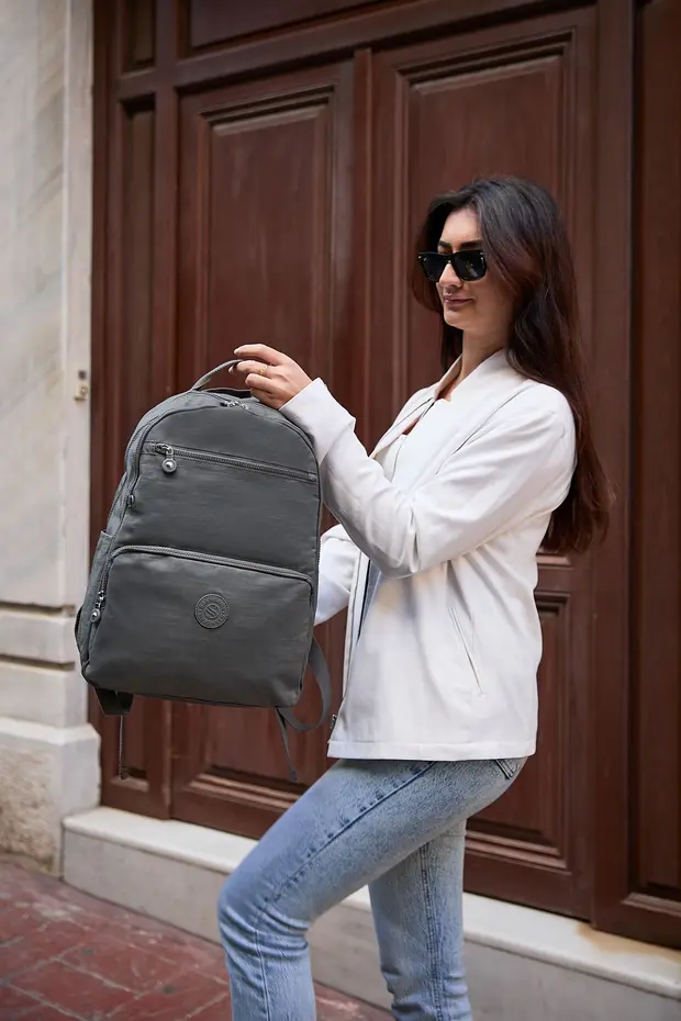 Sanmorris 3060 Unisex Suya Dayanıklı Orta Boy Krinkıl Kumaş Çok Gözlü  Laptop Okul Ve Seyahat Sırt Çantası KOYU GRİ — görsel 5