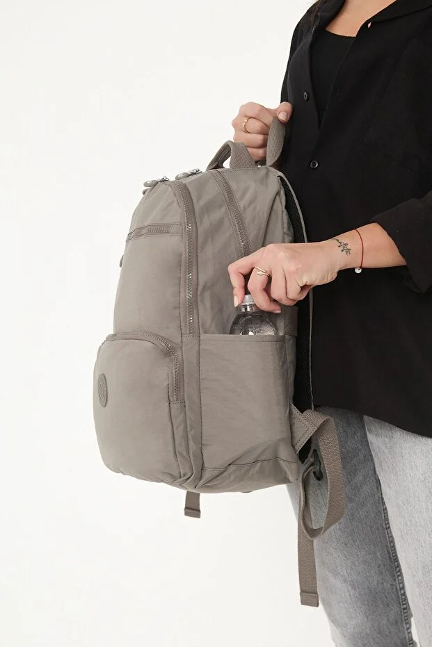 Sanmorris 3060 Unisex Suya Dayanıklı Orta Boy Krinkıl Kumaş Çok Gözlü  Laptop Okul Ve Seyahat Sırt Çantası  HAKİ — görsel 4
