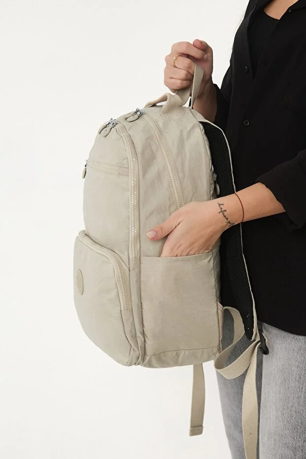Sanmorris 3060 Unisex Suya Dayanıklı Orta Boy Krinkıl Kumaş Çok Gözlü  Laptop Okul Ve Seyahat Sırt Çantası  KUM — görsel 2